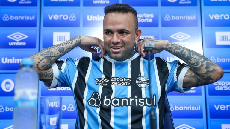 Luan vai reestrear pelo Grêmio contra o Cruzeiro, no dia 27/08