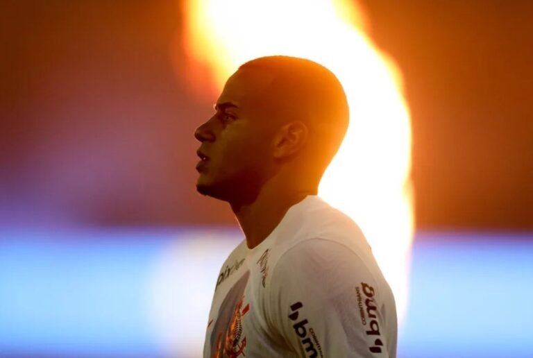 Murillo receberá 17 vezes mais na Premier League; Corinthians mantém 10% do jogador