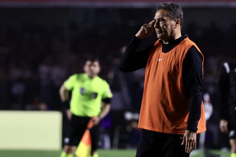 “Queria sair perdendo de 1 a 0”, diz Luxemburgo sobre derrota do Corinthians contra o São Paulo