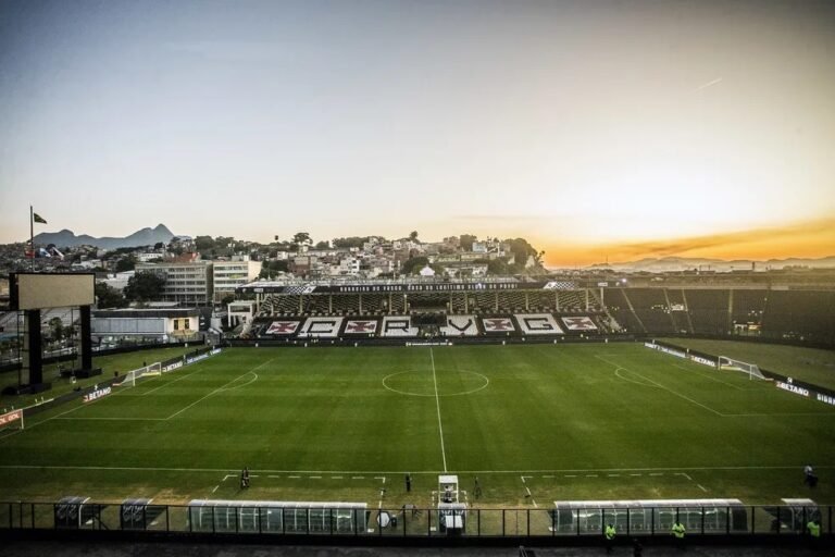 Justiça decide nesta quarta (30) se o Vasco poderá reabrir São Januário