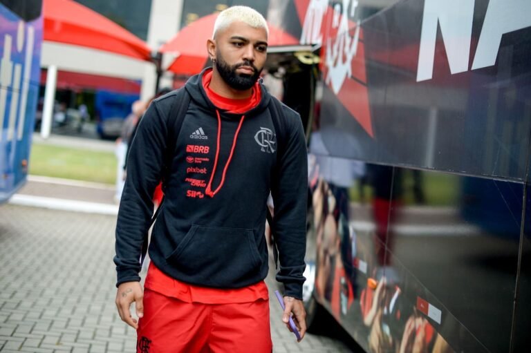 Gabigol sente incômodo e vira dúvida para partida contra o Olímpia