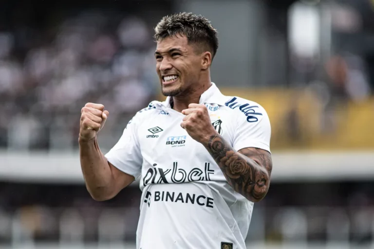 Roma faz proposta pelo atacante Marcos Leonardo, do Santos
