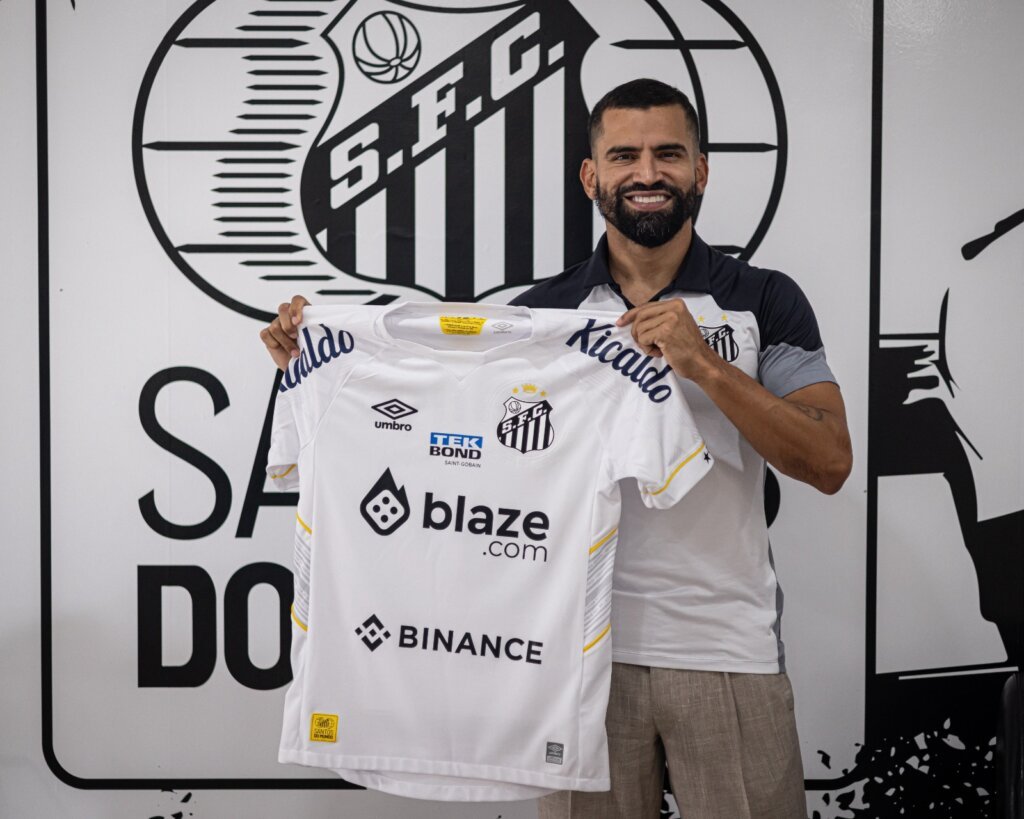 O experiente volante venezuelano é apresentado o Santos.