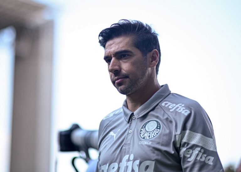 Abel Ferreira não poupa elogios ao Palmeiras e diz sobre reforços em coletiva