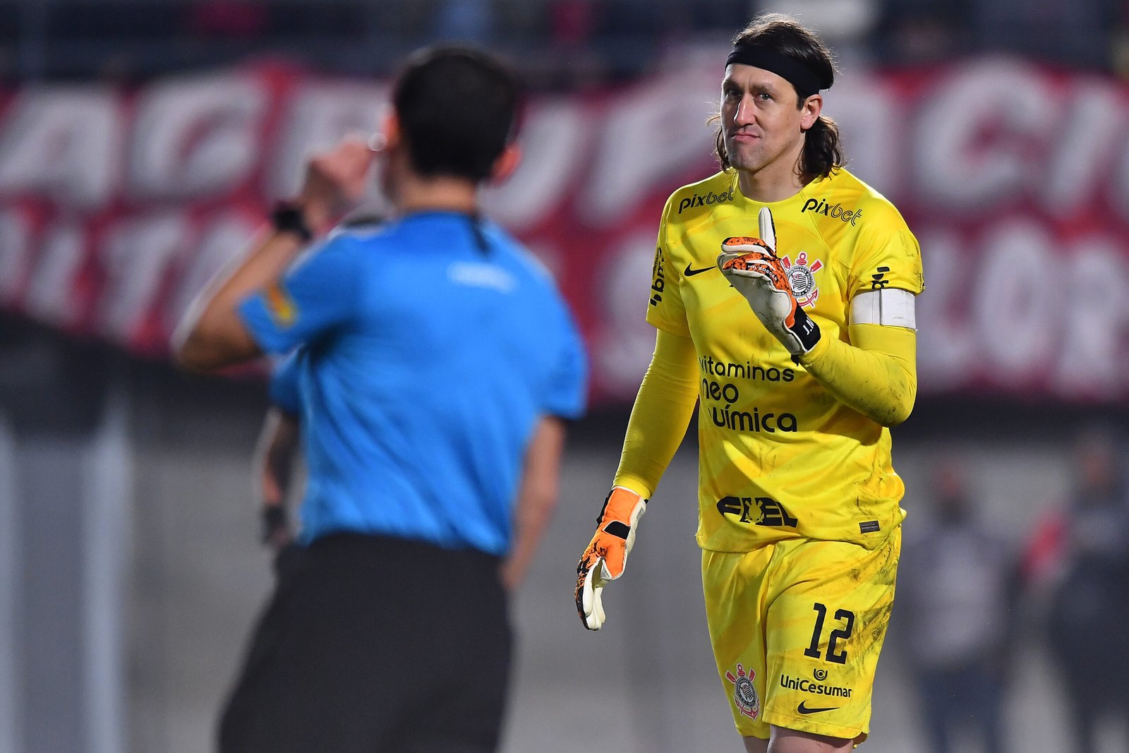 ‘El Cassio’: Torcedores argentinos lotam redes sociais de elogios e reclamações ao goleiro do Corinthians após classificação na Sul-Americana