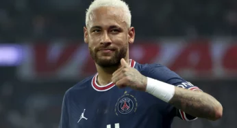 Neymar volta a se lesionar e não comparece a treino do PSG