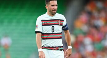 Meia João Moutinho negocia retorno ao futebol português após uma década