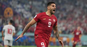Após novela, Al Hilal fecha contratação do atacante Mitrovic