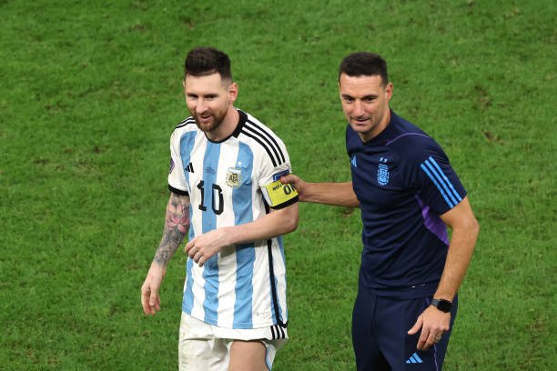 Treinador da Argentina, Scaloni não descarta Lionel Messi na próxima Copa América