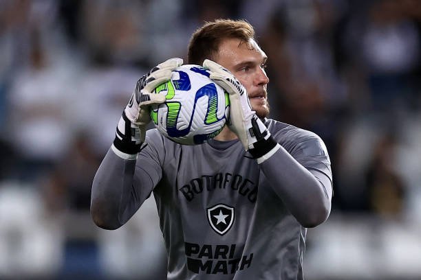 São Paulo pode faturar valor milionário em caso de venda de Lucas Perri, do Botafogo