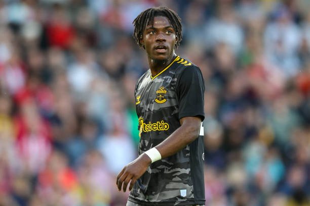 Manchester United manifesta interesse e pode dar chapéu no Liverpool por volante belga