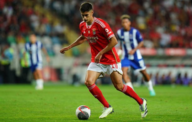 Newcastle mira contratação de zagueiro revelação do futebol português