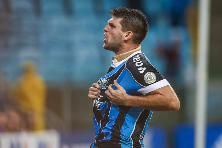 Kannemann aceita proposta do Independiente; Grêmio tenta segurar o zagueiro