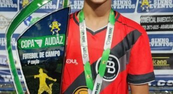Juliana Lopes comemora título de campeã da Copa Sinno, às vésperas da final da Copa do Mundo Feminina