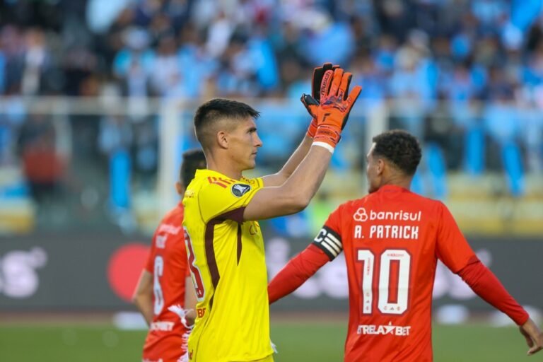 Internacional só pagará por Rochet em 2024; veja os valores