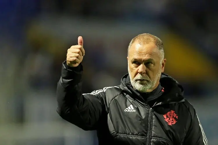 Santos tentou a contratação de Mano Menezes, mas treinador tem futuro quase definido