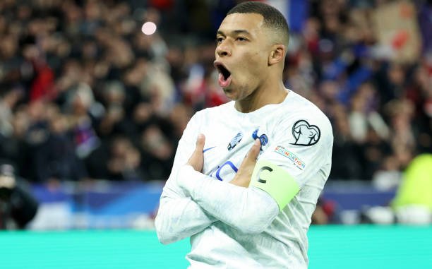 Na mira do Real Madrid, Kylian Mbappé tem clube favorito na Premier League