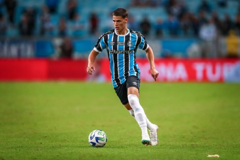 Grêmio encaminha empréstimo de Zinho ao Portimonense