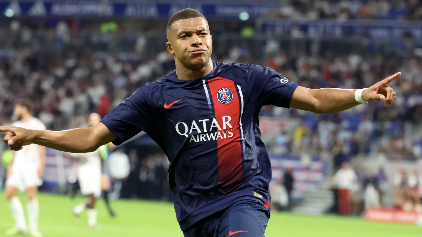 Mbappé descarta renovar com PSG e planeja sair de graça em 2024