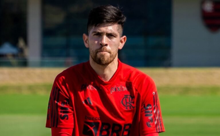 Após 14 jogos como reserva, Rossi fará estreia pelo Flamengo contra o Athletico