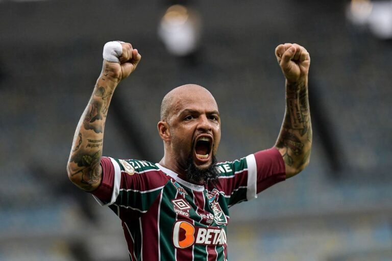 Fluminense anuncia renovação de Felipe Melo