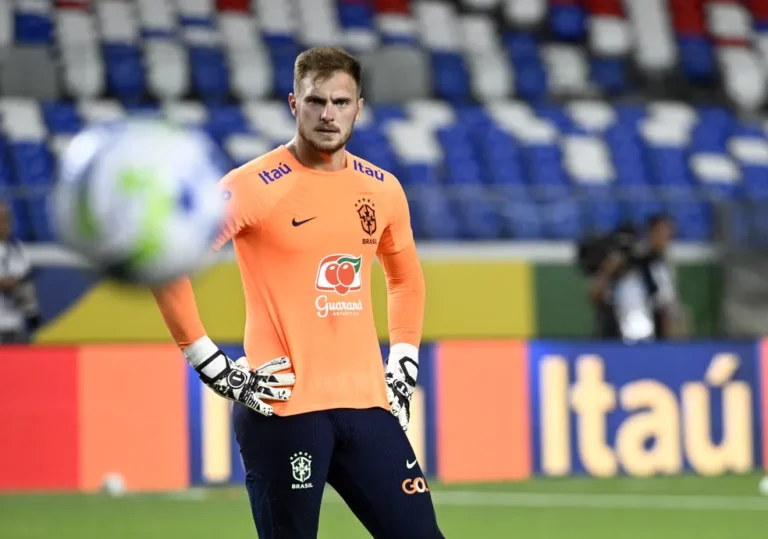 Com convocação, Lucas Perri se valoriza ainda mais e Botafogo espera receber mais pelo goleiro