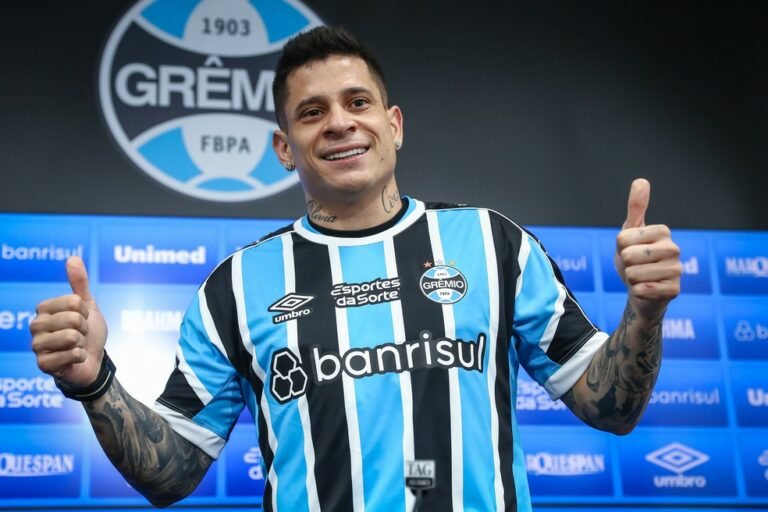 Atacante pode deixar o Grêmio após receber poucas oportunidades em campo