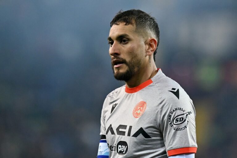 Na mira de clubes brasileiros, Roberto Pereyra define seu futuro