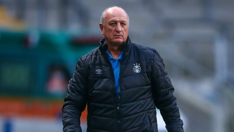 Ex-treinador do Grêmio fala sobre o rebaixamento para a Série B: “O ponto decisivo foi ter tirado o Felipão”