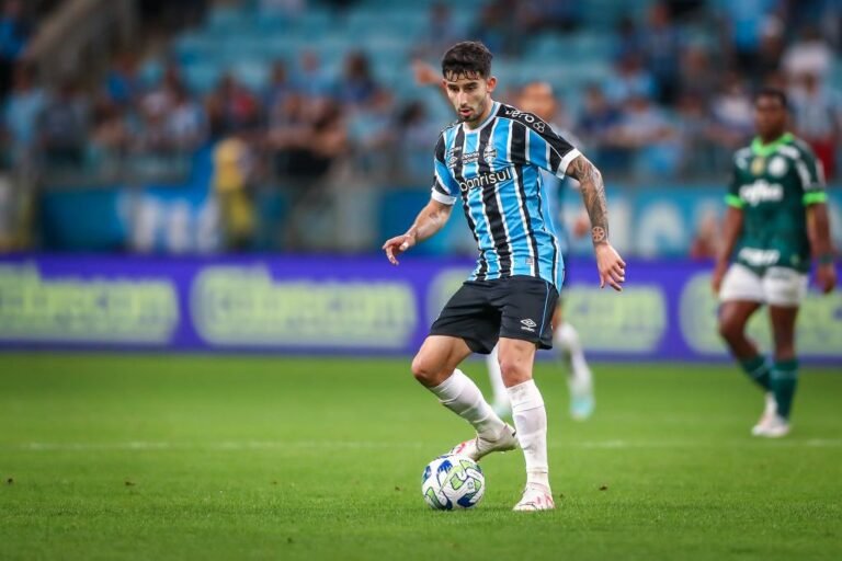 Na mira do Palmeiras, Villasanti recusa proposta de renovação com o Grêmio