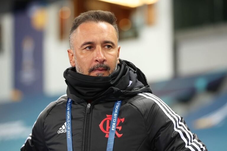 Vítor Pereira dispara sobre experiência no futebol brasileiro: “É preciso ter estômago”