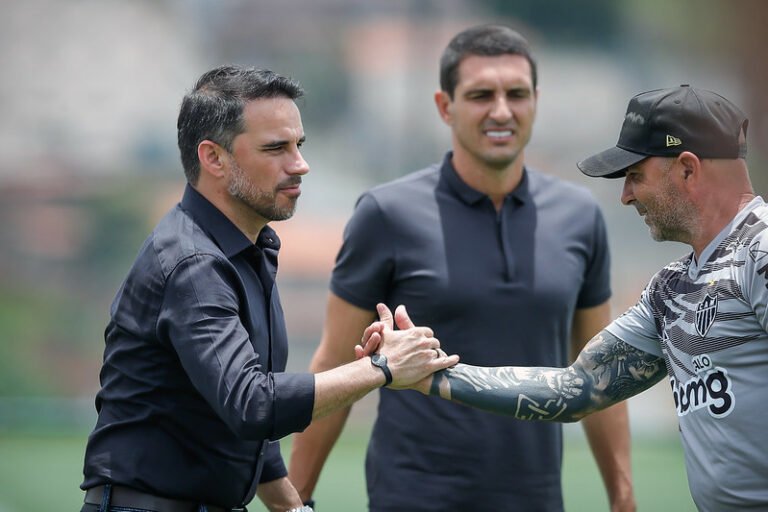 Diretor de futebol do Atlético, Rodrigo Caetano revela bastidores da saída de Sampaoli em 2021