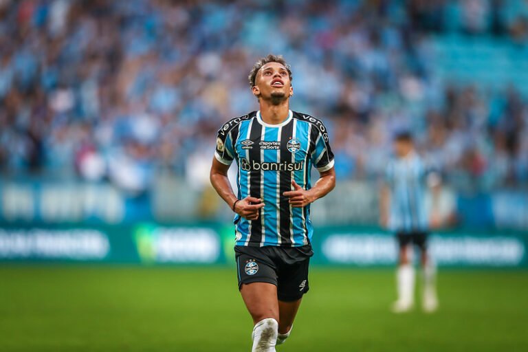 Bitello recebe proposta do Feyenoord, que não agrada diretoria do Grêmio