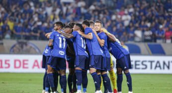 Zé Ricardo parabeniza jogadores do Cruzeiro após derrota para o Flamengo