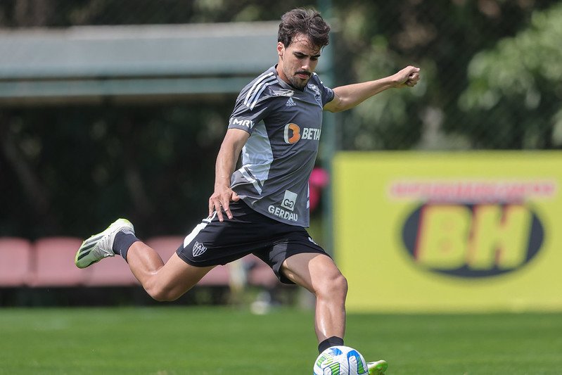 Igor Gomes sofre entorse no tornozelo e é desfalque no Atlético