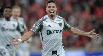 Paulinho marca, ultrapassa Hulk e se torna artilheiro o Galo no Brasileirão