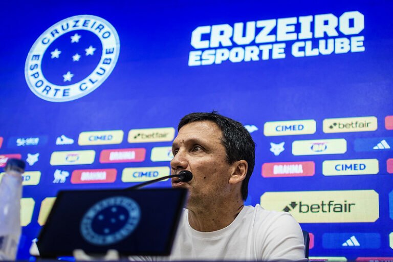 Caio Ribeiro critica constantes trocas de técnico do Cruzeiro: “Erros que uma SAF não pode cometer”
