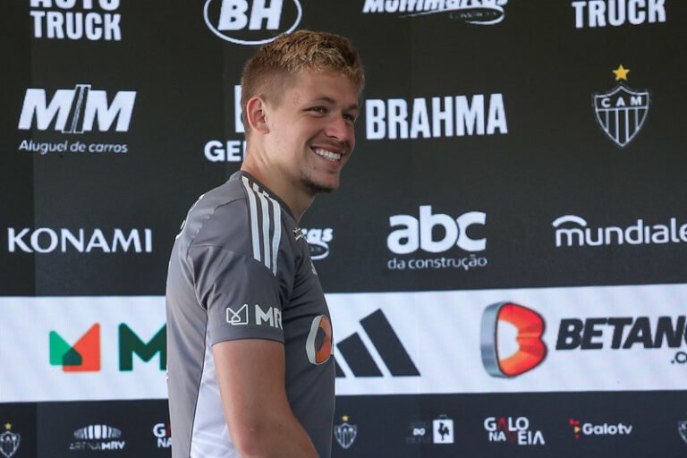 Atlético estuda permanência de Bruno Fuchs e saída de Hyoran ao fim da temporada