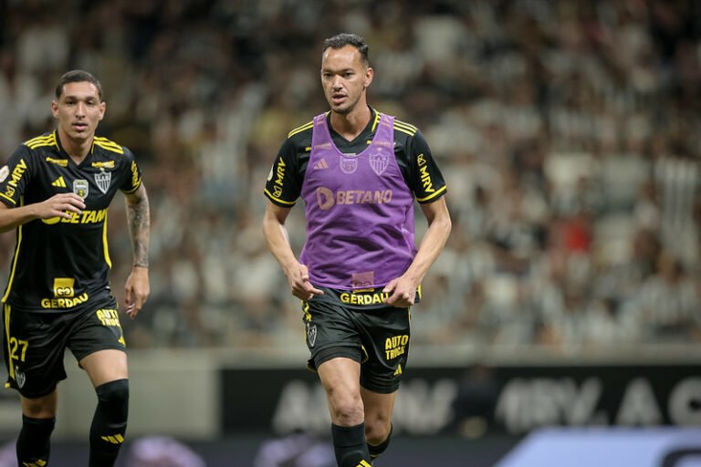 Com provável aposentadoria ao fim da temporada, Réver pode integrar comissão técnica do Atlético em 2024