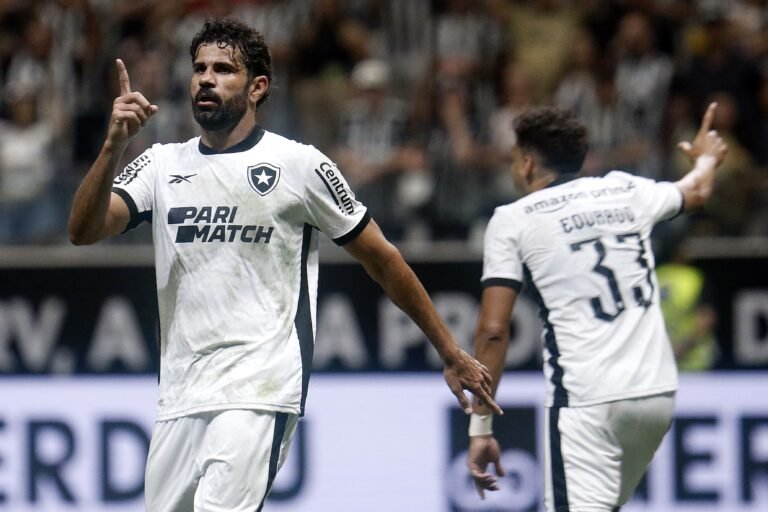 Diego Costa entende oscilação do Botafogo como natural