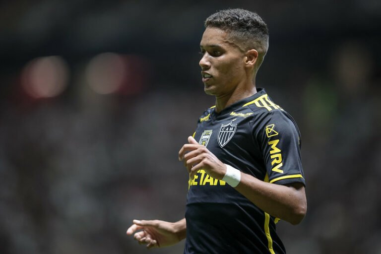 Atlético pode ter retorno de dupla para Clássico na Arena MRV