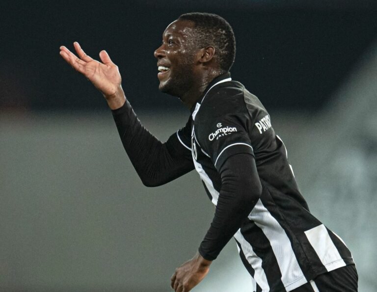 Patrick de Paula inicia treinamentos no campo com fisioterapeuta do Botafogo após grave lesão