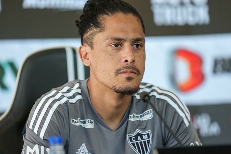 Zagueiro titular, Lemos fala sobre concorrência na defesa do Atlético e qualidade do elenco