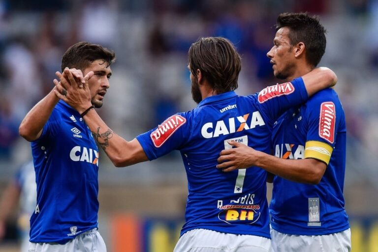 Ex-companheiro de Arrascaeta no Cruzeiro rasga elogios ao uruguaio: “É um craque”