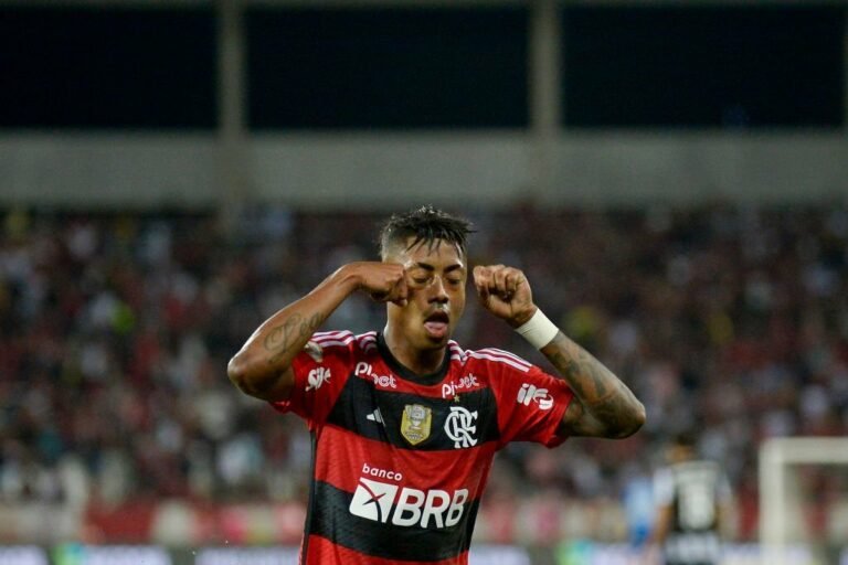 Atlético, Corinthians e São Paulo demonstram interesse em Bruno Henrique, do Flamengo