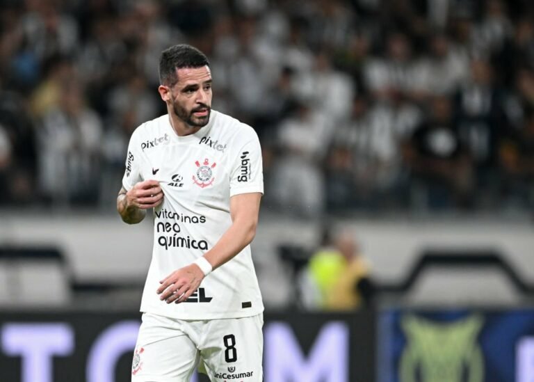 Corinthians acerta permanência de Renato Augusto para 2024