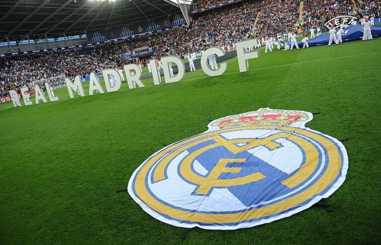 Três jogadores do Real Madrid são detidos pela policia por suposto envolvimento sexual com menor de idade, afirma jornal