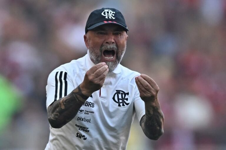 Sem autonomia, Marcos Braz tenta demitir Sampaoli no Flamengo, mas Rodolfo Landim impede