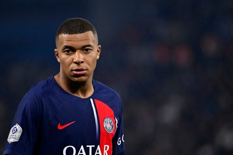 Mbappé quer vencer a Champions com PSG antes de deixar o clube, afirma jornal