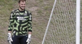 Lucas Perri treina normalmente e deve jogar contra o Corinthians